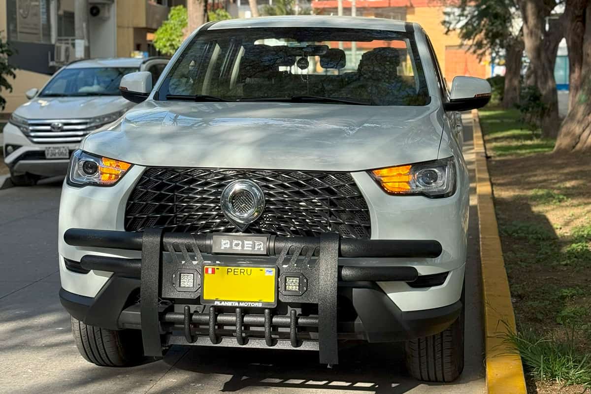 Rent a car en Piura con vehículos modernos y seguros en Gonx Rent a Car. Disfruta de un servicio confiable para tus desplazamientos en Piura y alrededores.