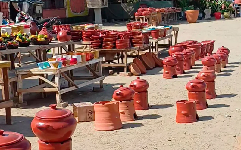 Cocinas de barro hechas a mano por artesanos de Catacaos